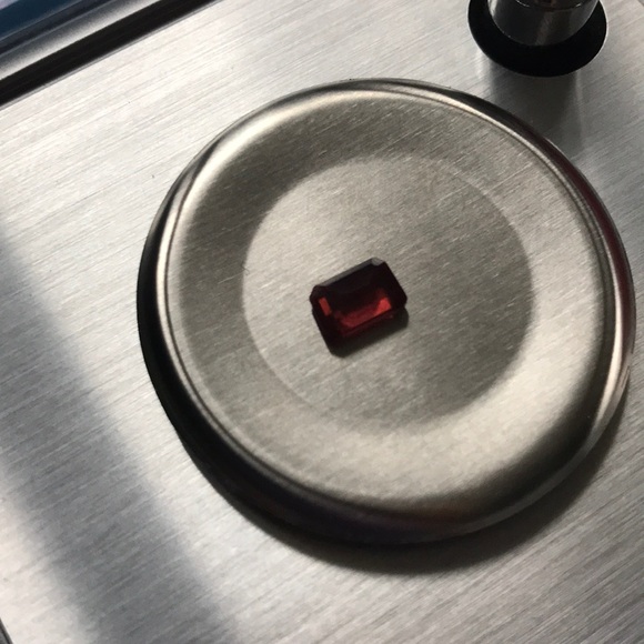 1+ ct Garnet - Picture 3 of 3